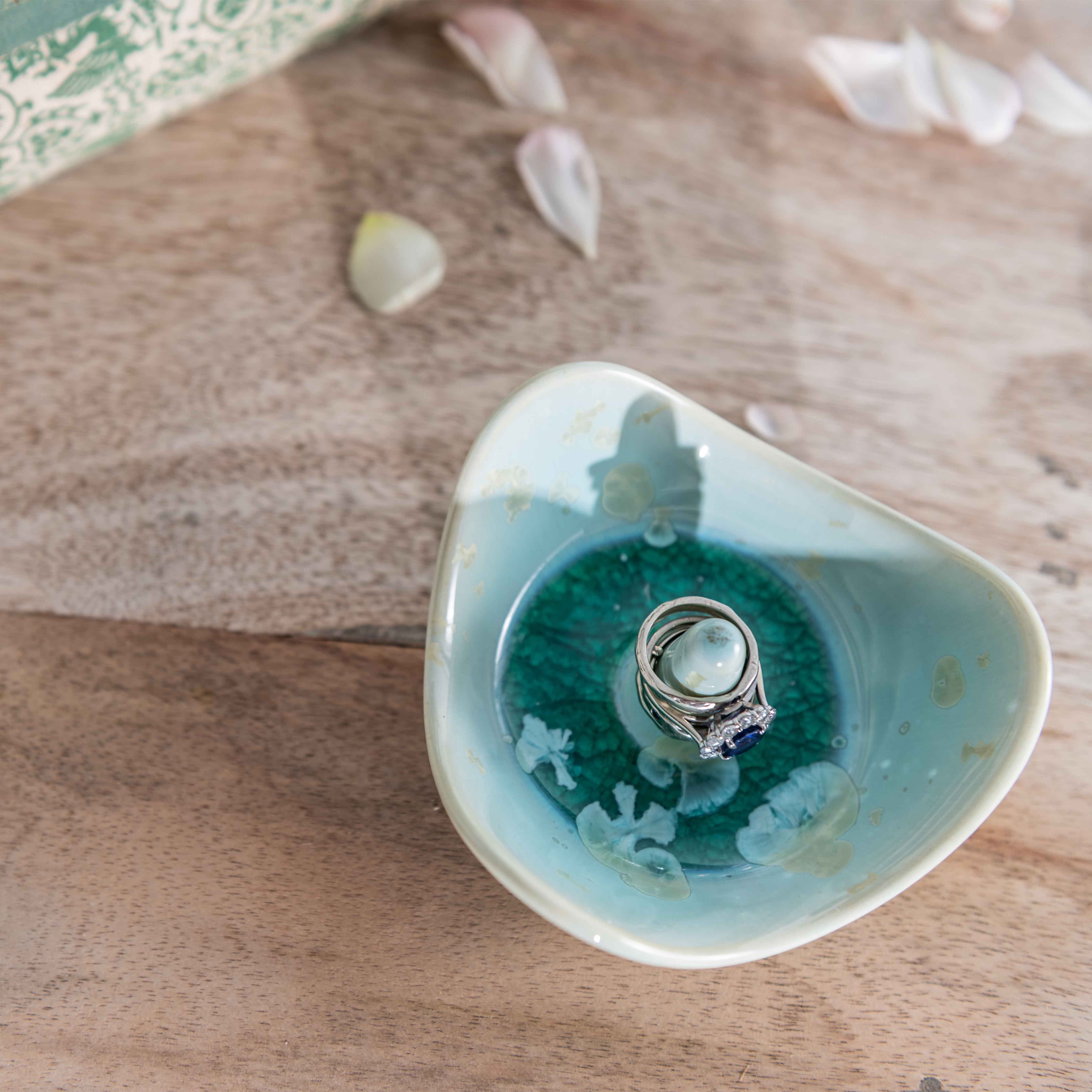 Crystalline Ring Holder in Gift Box - Image 5